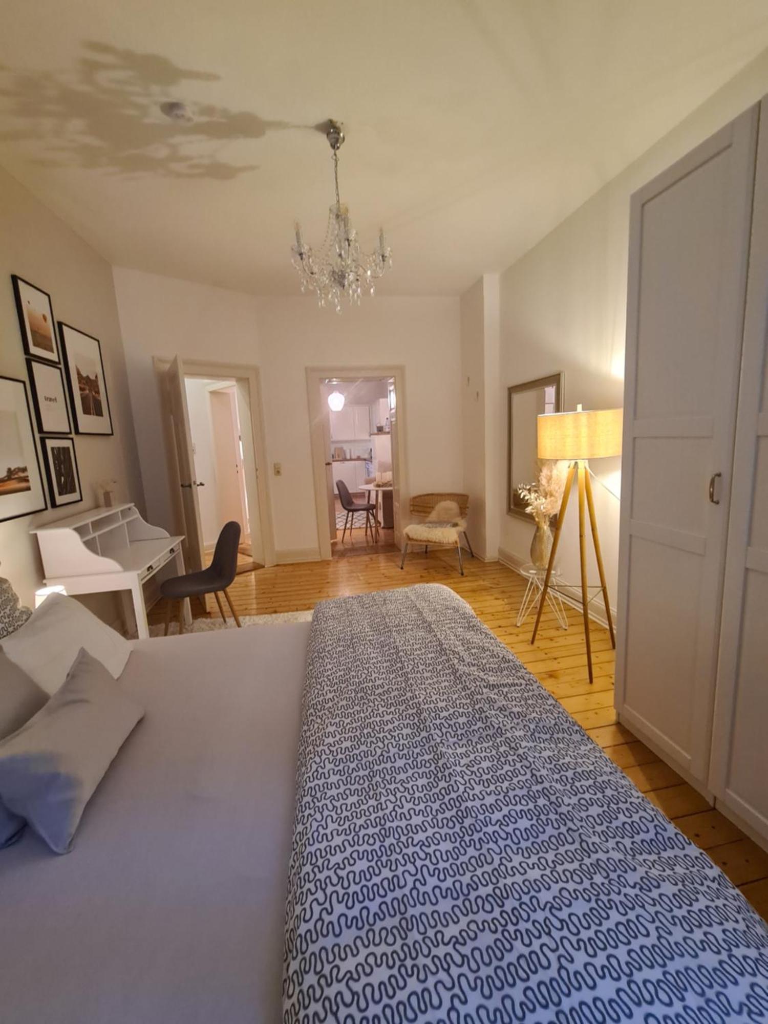 Home Away From Home Stylish Central Netflix Kitchen Висбаден Экстерьер фото